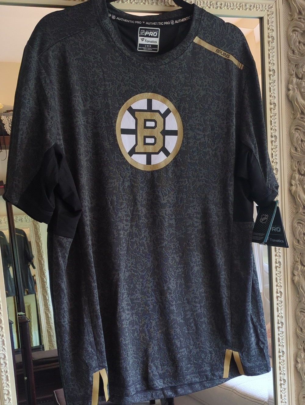 Fanatics Black and Gold Boston Bruins Logo Tee